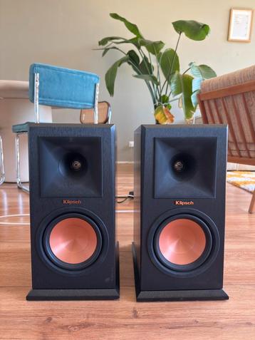 Klipsch RP-160M Boekenplank speakers + versterker beschikbaar voor biedingen