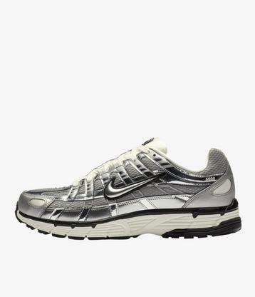 Nike P-6000 ‘Metallic Silver’ - maat 39 beschikbaar voor biedingen