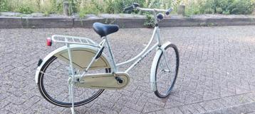 Oma fiets  beschikbaar voor biedingen