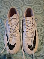 Zaalvoetbal schoenen, Sport en Fitness, Voetbal, Maat XS of kleiner, Ophalen of Verzenden, Gebruikt, Schoenen