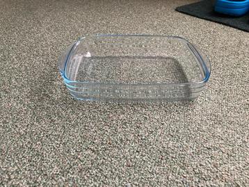 Glazen ovenschotel. Nieuw. 24 cm. beschikbaar voor biedingen
