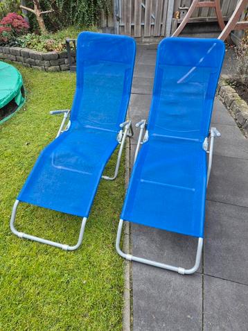 Ligbedden 2 stuks grijs frame met blauw. Opvouwbaar  beschikbaar voor biedingen