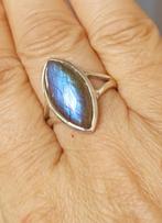 zilveren ring met natuurlijke Labradoriet steen zilver 925, Nieuw, 18 tot 19, Blauw, Met edelsteen