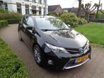 Toyota Auris 1.8 Hybrid 136pk CVT Dynamic, bij Toyota specia, Stof, Zwart, 4 cilinders, Zwart