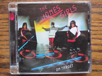 On Target - The Jones Girls beschikbaar voor biedingen