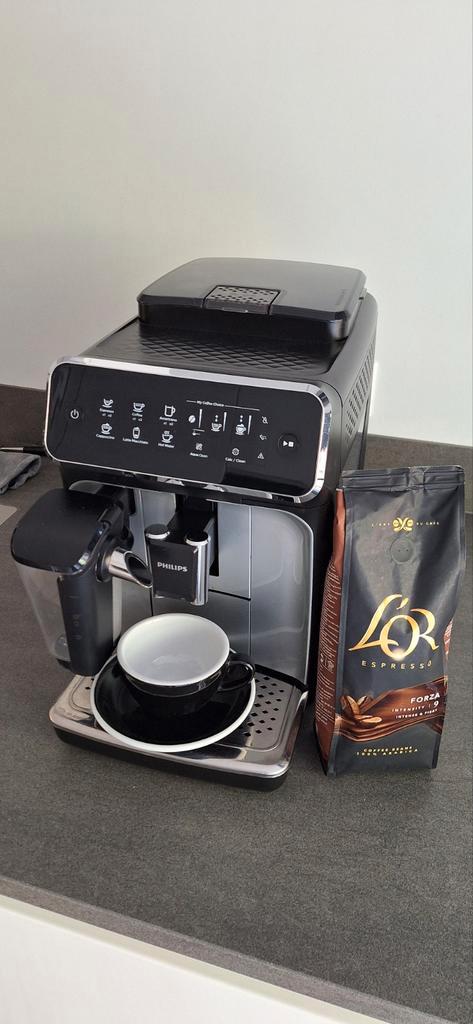 Philips Volautomatische Espressomachine, Witgoed en Apparatuur, Koffiezetapparaten, Gebruikt, Koffiebonen, Espresso apparaat, Stoompijpje