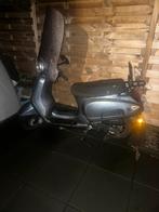 AGM scooter VX50, Fietsen en Brommers, Snorfietsen en Snorscooters, Ophalen, Zo goed als nieuw, Benzine, Overige merken