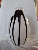 Vaas. Zwart/wit. Scheurich., Ophalen of Verzenden, Wit, Aardewerk of Porselein, Minder dan 50 cm