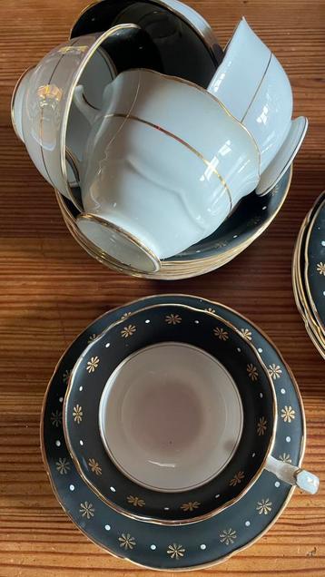  Prachtig Royal Grafton theeservies Bone China – Zwart goud beschikbaar voor biedingen
