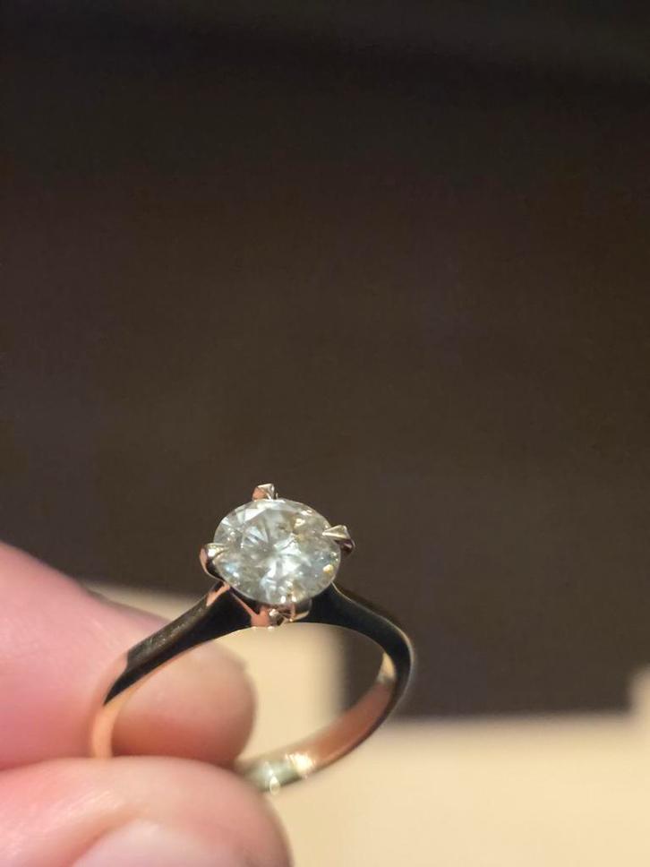Mooie diamant 14 karaat ring 1 ct. grote diamant, Sieraden, Tassen en Uiterlijk, Ringen, Nieuw, Dame, 18 tot 19, Goud, Goud, Met edelsteen
