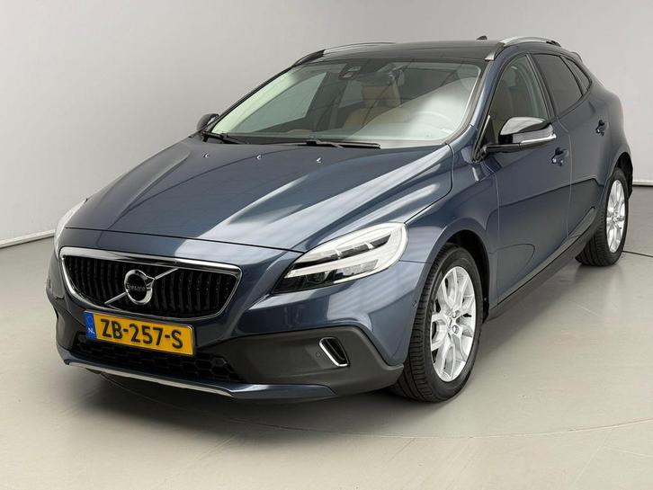 Volvo V40 Cross Country 1.5 T3 Polar+ Luxury | Pano | Harman, Auto's, Volvo, Bedrijf, Te koop, V40, ABS, Achteruitrijcamera, Airbags