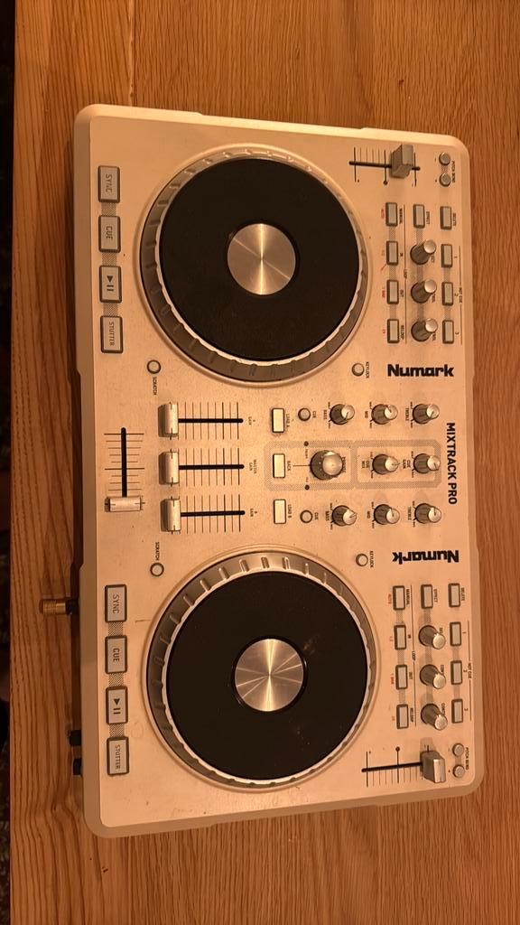 Numark mixtrack pro, Muziek en Instrumenten, Dj-sets en Draaitafels, Gebruikt, Numark, Ophalen