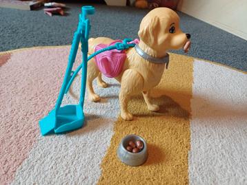Hond van Barbie met eetbakje beschikbaar voor biedingen