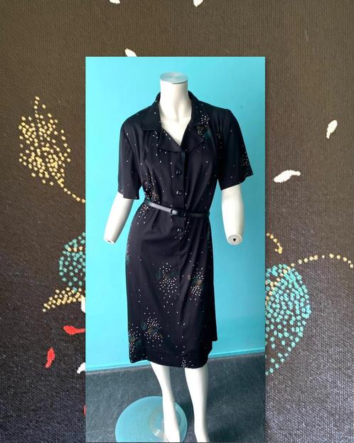 Vintage originele jaren 70 jurk in zwart met motief maat 52, Kleding | Dames, Grote Maten, Gedragen, Jurk, Zwart, Verzenden