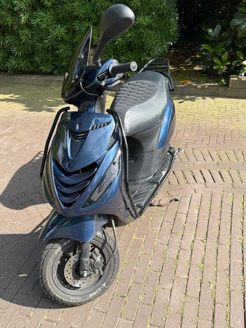 Snelle Piaggio Zip 2-takt 70cc – Netjes & Vers, Fietsen en Brommers, Scooters | Piaggio, Zo goed als nieuw, Zip, Ophalen