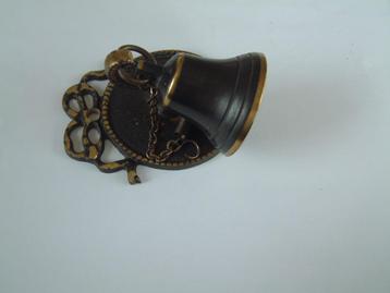 vintage koperen bel nr.1 beschikbaar voor biedingen