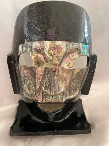 Maya Dodenmasker Zwart & Abalone Kleurschelp beschikbaar voor biedingen