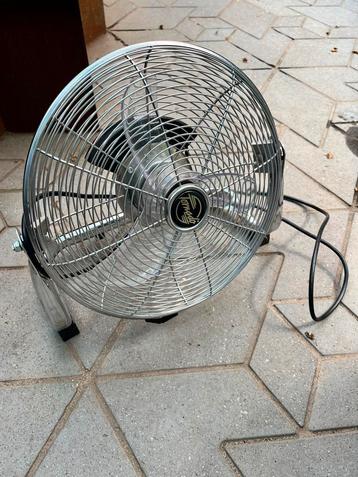 Ventilator vloer beschikbaar voor biedingen
