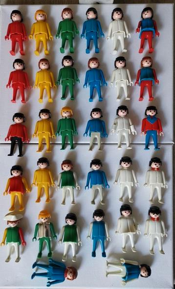 Partij van 32 Geobra / Playmobil figuren – eerste generatie beschikbaar voor biedingen