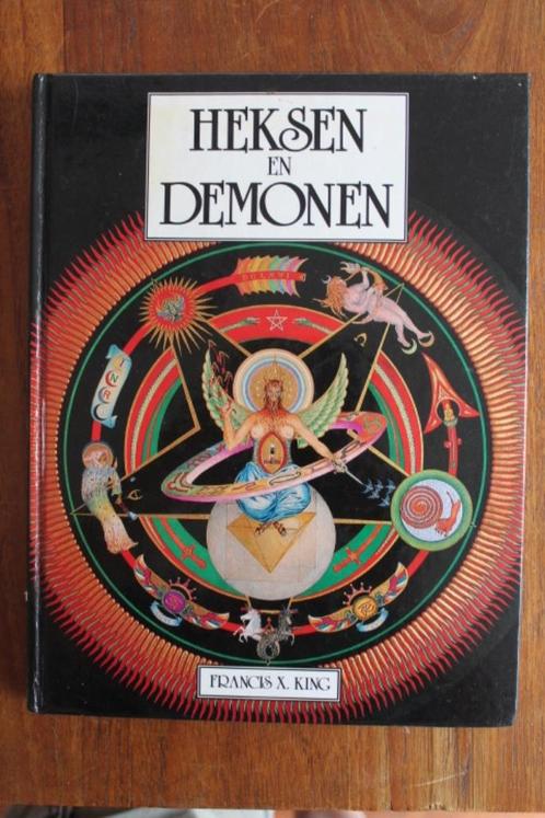 Francis King - Heksen en Demonen, Boeken, Fantasy, Gelezen, Ophalen of Verzenden