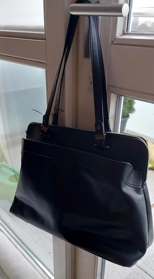 tas, Sieraden, Tassen en Uiterlijk, Tassen | Schoudertassen, Zo goed als nieuw, Overige merken, Zwart, Ophalen