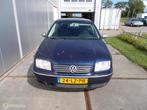 Volkswagen Bora 1.6-16V Zo mee, Auto's, Stof, Gebruikt, Bora, 4 cilinders