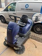 Veegmachine  Tennant 818R, Ophalen of Verzenden, Zo goed als nieuw