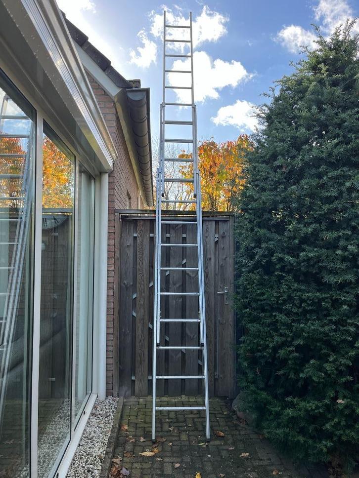Driedelige opsteekladder Aluminium, Doe-het-zelf en Verbouw, Ladders en Trappen, Gebruikt, Ladder, 4 meter of meer, Opvouwbaar of Inschuifbaar