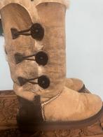 lekkere warme UGGS Laarzen met knopen maat 38, Ophalen of Verzenden, Gedragen, Beige, Hoge laarzen