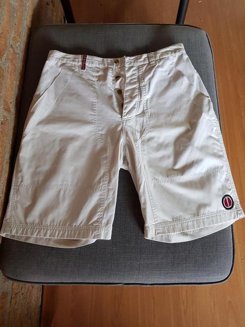 Zo goed als nieuwe bermuda van Wildebeast.  Maat L., Kleding | Heren, Broeken en Pantalons, Zo goed als nieuw, Maat 52/54 (L)