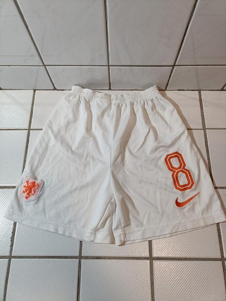 (XS?) Nike KNVB 2014 Uit #8 Nigel de Jong Voetbal Broekje, Sport en Fitness, Voetbal, Zo goed als nieuw, Broek, Maat XS of kleiner