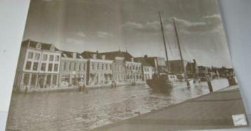 Alphen aan de rijn, grote vracht zeilschip in de oude rijn. beschikbaar voor biedingen