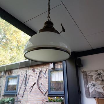 Mooie hanglamp brons /melkglas beschikbaar voor biedingen