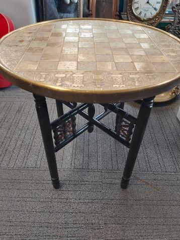 Antieke schaaktafel,  messing beschikbaar voor biedingen