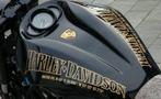 Harley Davidson Airbox cover sticker / Zwart en Goud, Motoren, Ophalen of Verzenden