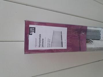 Drie nieuwe jaloezieën van de Karwei beschikbaar voor biedingen