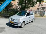 Hyundai Atos 1.1i Active Young FIJNE HOGE INSTAP MET NW APK, Voorwielaandrijving, Stof, Zwart, 4 cilinders