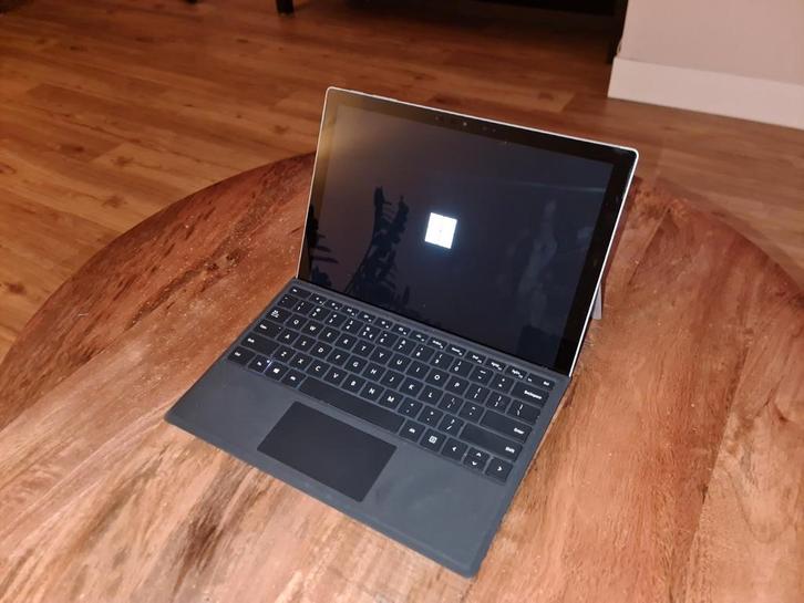 Surface Pro 7. Incl Oplader + toetsenbord, Computers en Software, Windows Tablets, Zo goed als nieuw, Ophalen