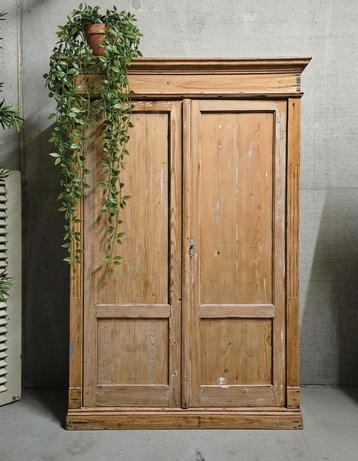 Antieke brocante Franse grenen schoolkast vintage meidenkast beschikbaar voor biedingen