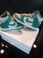 Nike Air Jordan 1 Mid !!, Ophalen of Verzenden, Zo goed als nieuw, Jongen of Meisje, Schoenen