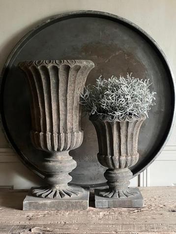 Houten Louvre vaas/pot Kartika beschikbaar voor biedingen