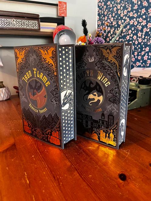 Fourth wing, Boeken, Fantasy, Zo goed als nieuw, Ophalen of Verzenden