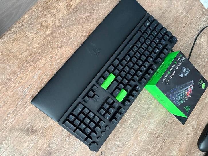 Razor huntsman v2 + pbt keycap upgrade set, Computers en Software, Toetsenborden, Zo goed als nieuw, Bedraad, Gaming toetsenbord