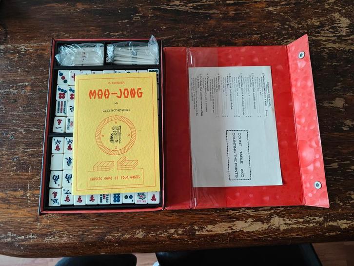 Vintage Mahjong Set Compleet, Hobby en Vrije tijd, Gezelschapsspellen | Bordspellen, Zo goed als nieuw, Drie of vier spelers, Vijf spelers of meer
