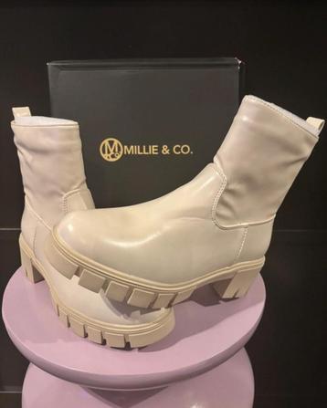 Rest partij maat serie nieuwe laarsjes boots Millie en co beschikbaar voor biedingen