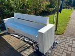 Mooie stijgerhouten bank word nog in de blanke lak gezet, Tuin en Terras, Tuinbanken, Ophalen, Zo goed als nieuw