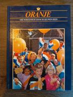 Feest met Oranje - Ons Vorstenhuis door de eeuwen heen, Ophalen of Verzenden