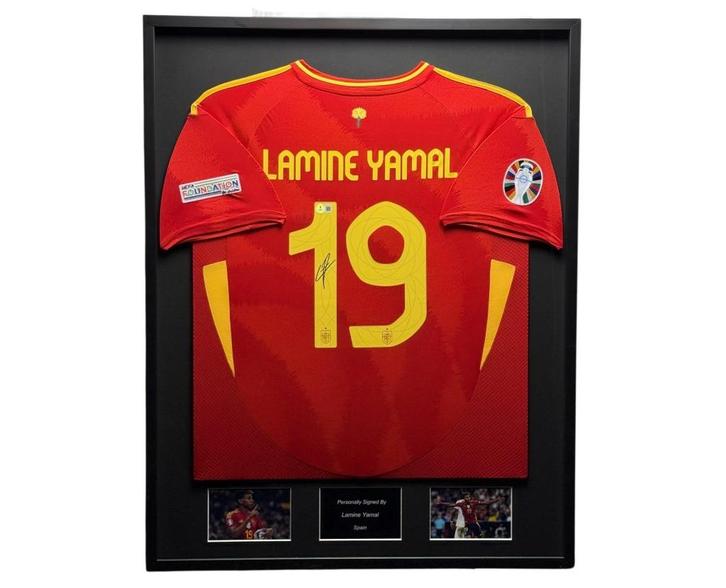 Lamine Yamal Spanje 2024 gesigneerd ingelijst thuis shirt, Verzamelen, Sportartikelen en Voetbal, Nieuw, Shirt, Buitenlandse clubs
