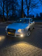 Audi A6 2.4 V6 130KW 2005 Grijs, Auto's, Audi, Voorwielaandrijving, Bruin, Handgeschakeld, Dealer onderhouden