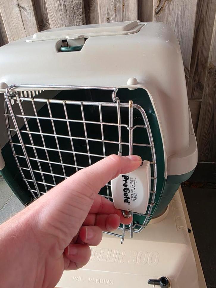 Ruime katten transportbox, makkelijk te openen/sluiten, Dieren en Toebehoren, Transportboxen, Zo goed als nieuw, Ophalen of Verzenden